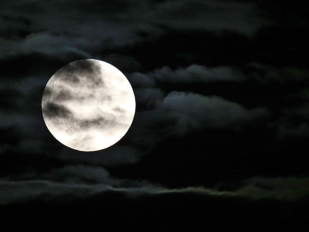 Moon Ritual Bath and Thai Massage